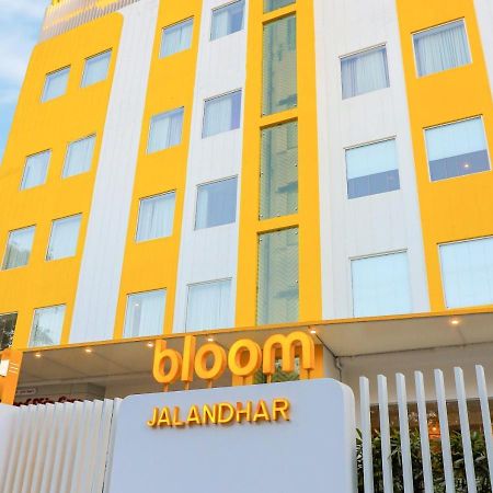 Bloom Hotel - Джаландхар Экстерьер фото